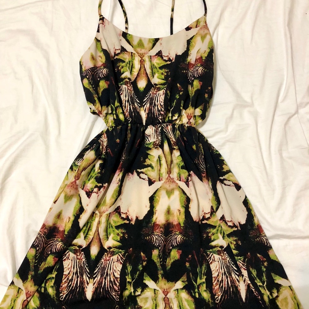 Lizard Thicket Floral Cut-Out Dress